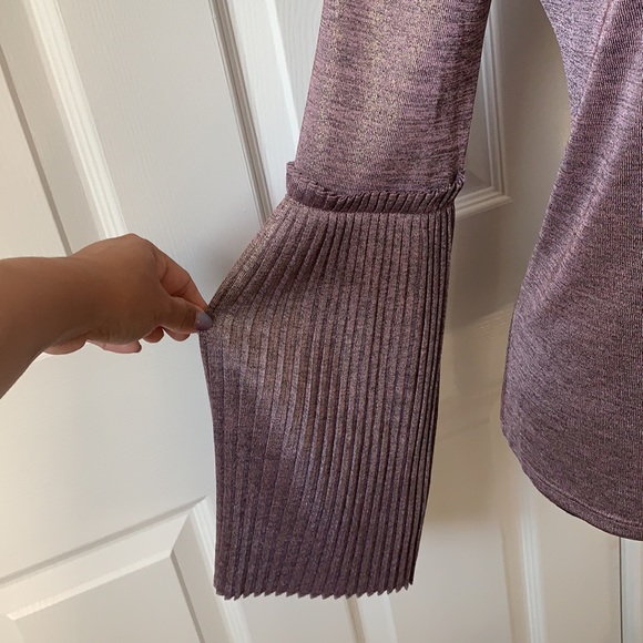 NWT Woman’s HeartSoul Long sleeve Top. Size M - Picture 2 of 6